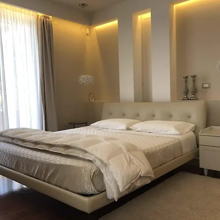 Βίλα Luxurious Modern With Refreshing Pool